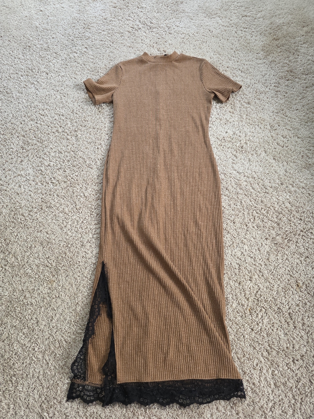 Ribbed Short-Sleeve Maxi Dress with Lace Trim - Camel